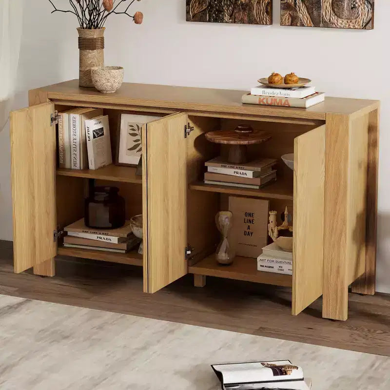 Bahut de style vintage avec 4 portes et 4 étagères.