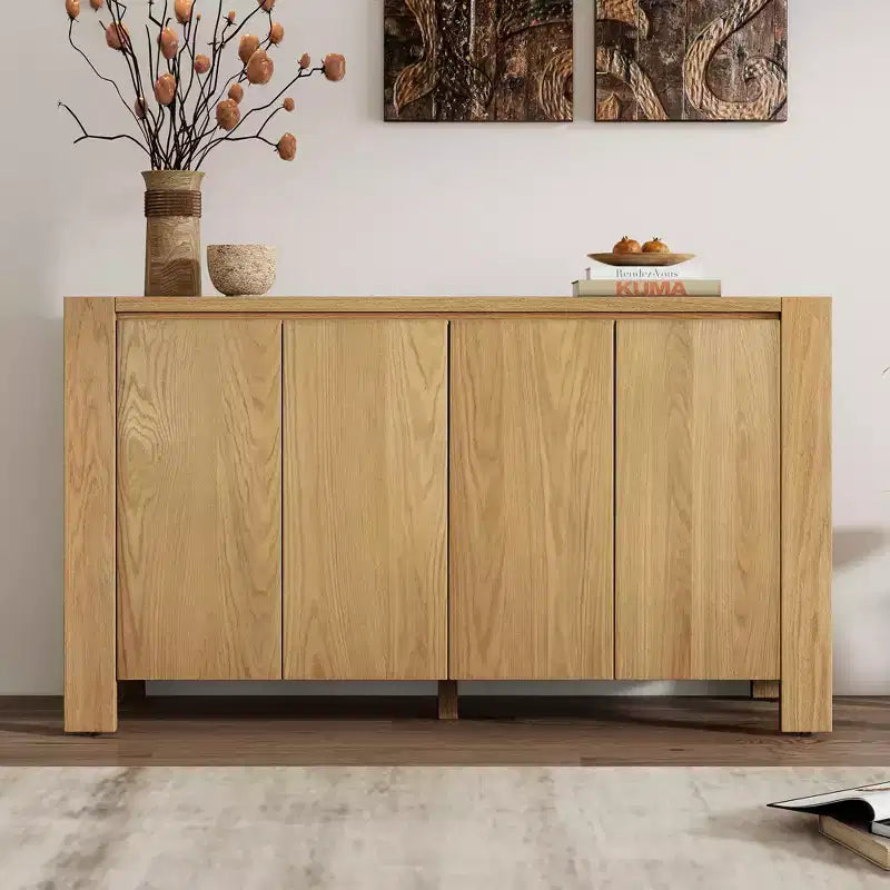 Bahut de style vintage avec 4 portes et 4 étagères.