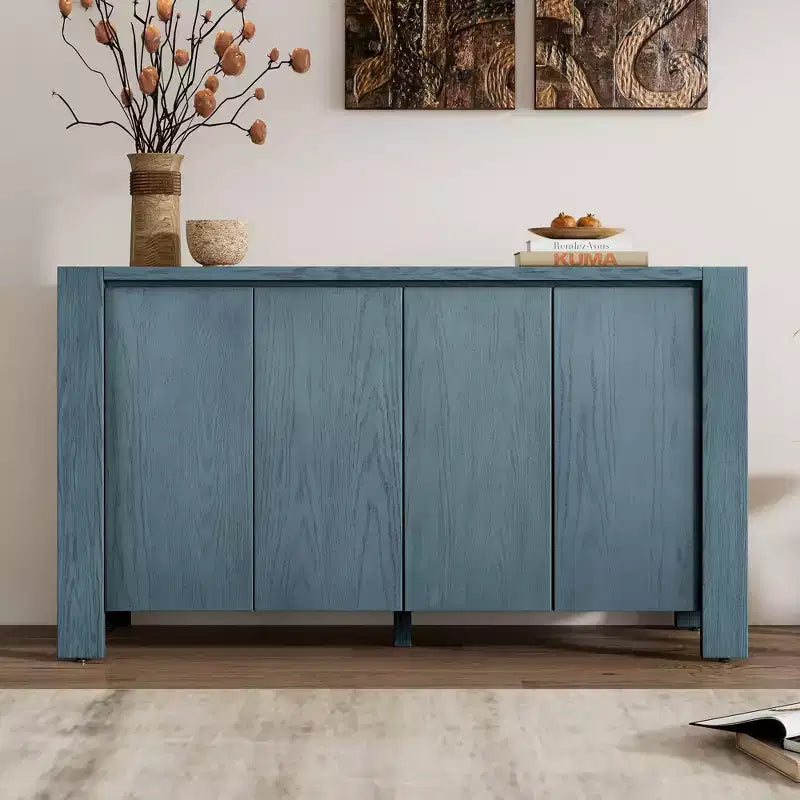 Bahut de style vintage avec 4 portes et 4 étagères.