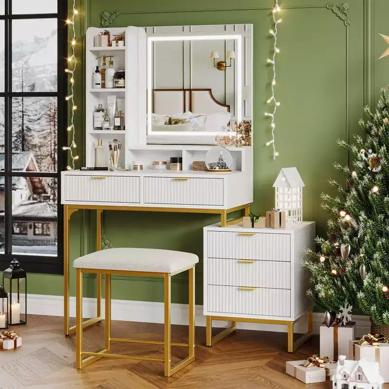Une coiffeuse avec un miroir et des lumières, de style moderne.