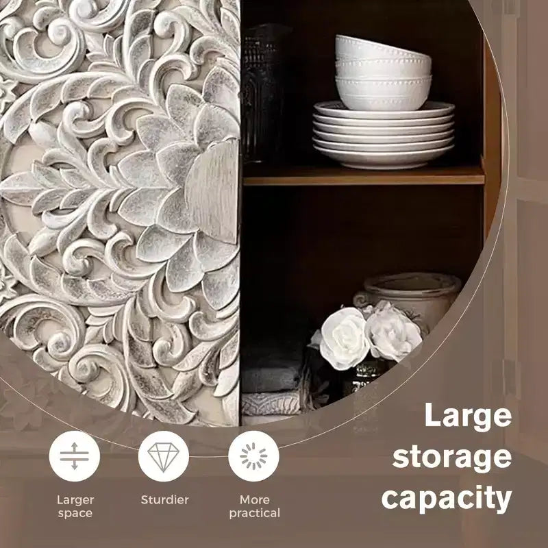 Buffet sculpté floral en argent antique avec portes, idéal pour l'entrée du salon.