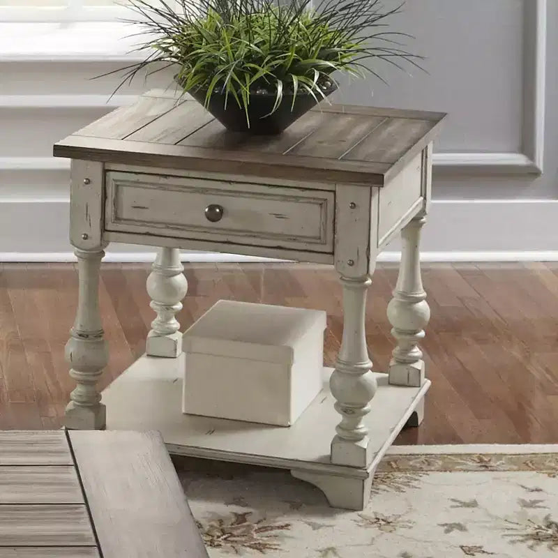 Bout de canapé blanc antique avec accents tabac brossé