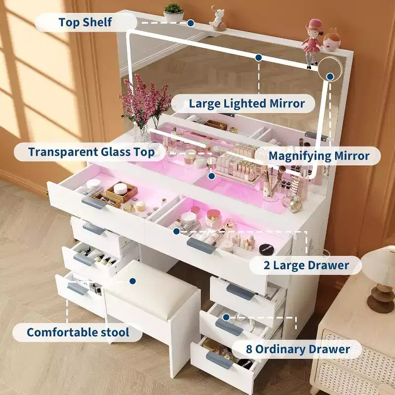 Coiffeuse avec un grand miroir